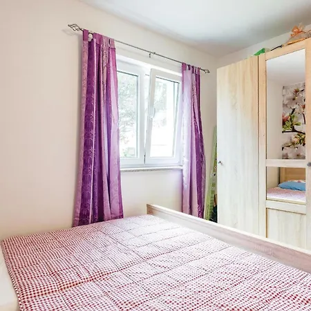 Tatil Evi Beautiful Apartment In Valbandon *