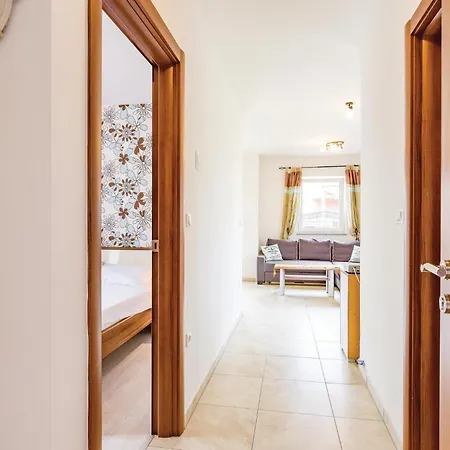 Cozy In Valbandon With Kitchen * Штиньян